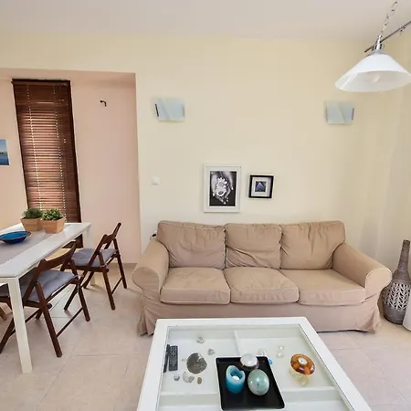 Guedin Sea Side Maisonette *