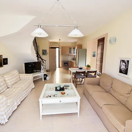 Guedin Sea Side Maisonette בית נופש *
